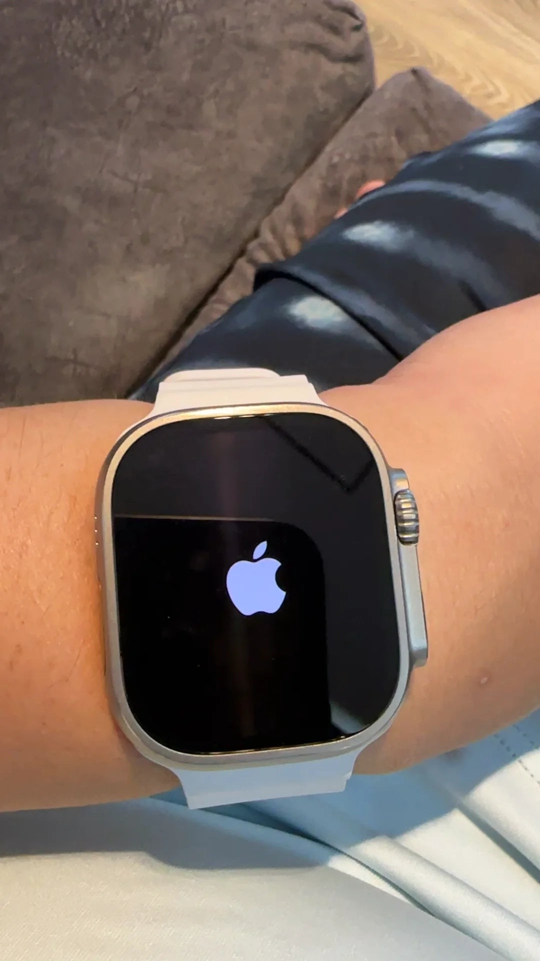 Ultra 2 Apple Logo Premium (Always On Display)