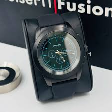 Hybrid Smart Watch NoiseFit Fusion