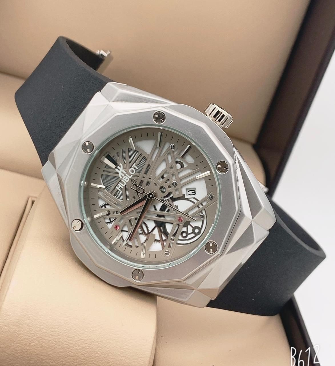 Hublot Diamond Cut Men's Watch – Platinum Case | Luxury Design | Date Function